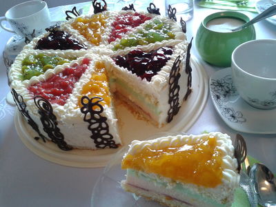 Tort urodzinowy piankowy ''frutiżelka''
