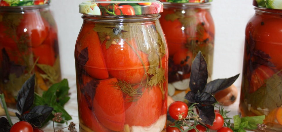 Połówki pomidorów z bazylią (autor: skotka)