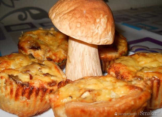 Francuskie muffinki z farszem grzybowo