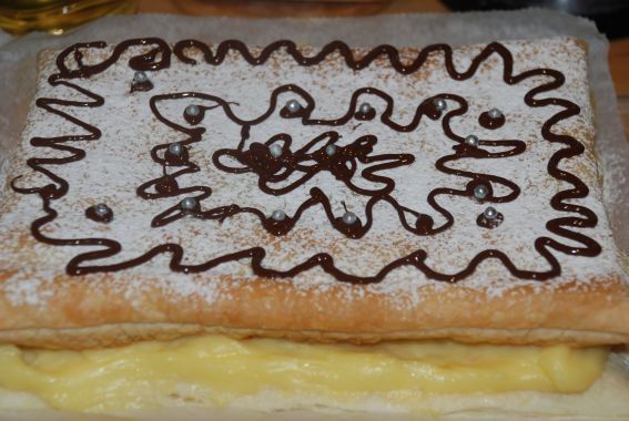 Przepis na ciasto francuskie z kremem karpatkowym