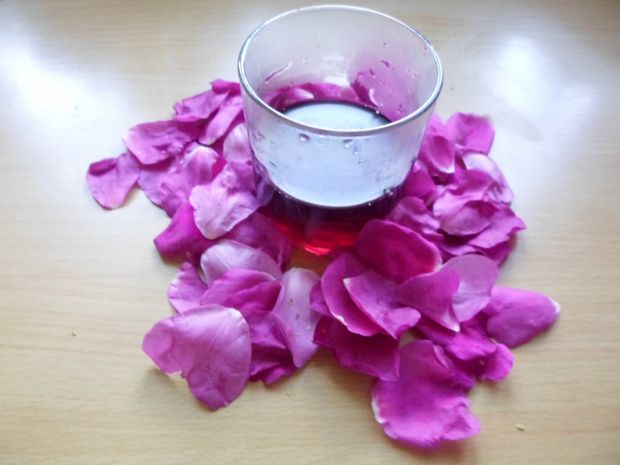 Przepis  sok z płatków róży przepis