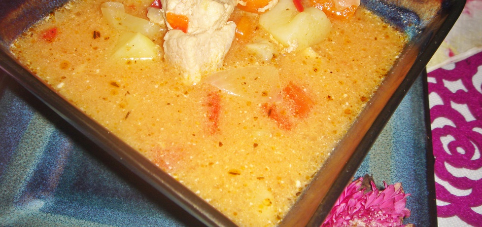 Rozgrzewająca zupa a'la gulaszowa ze schabem i warzywami ...