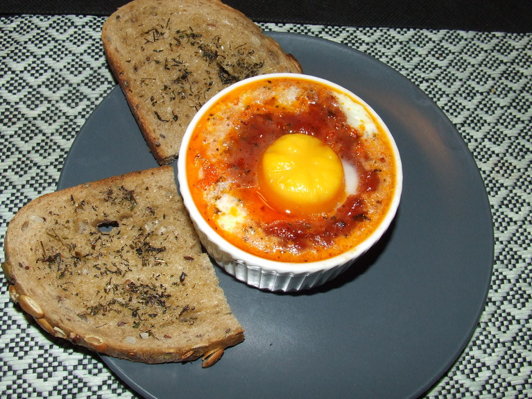 Jaja zapiekane w pomidorach