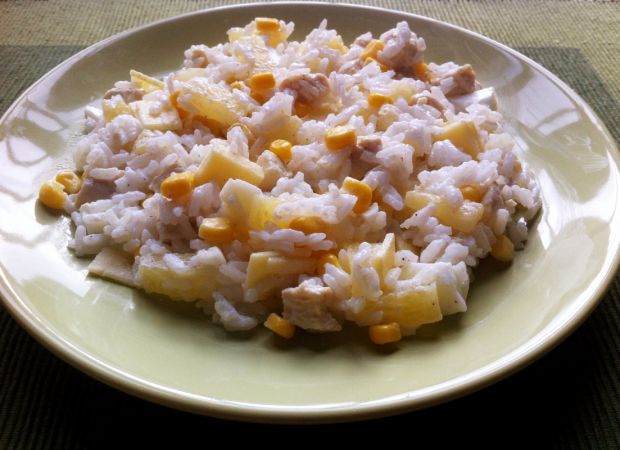 Przepis  sałatka z ryżem i ananasem przepis