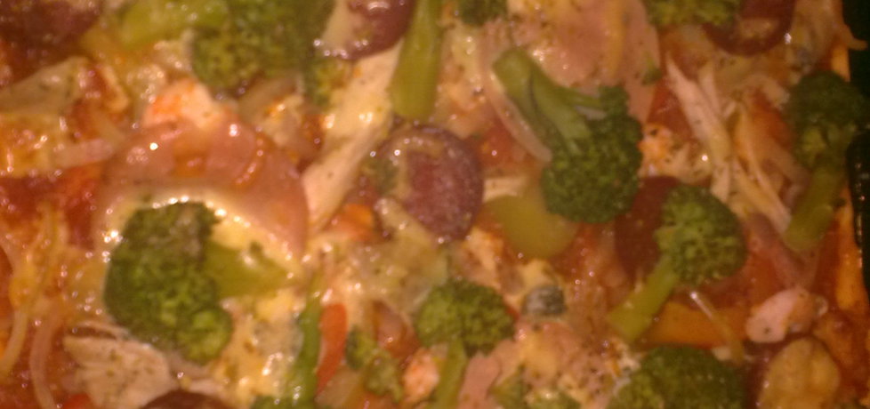 Pizza z brokułami, szynką i krewetkami (autor: smakosz6 ...