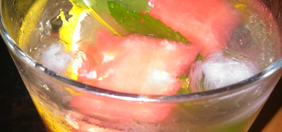 Drink żubrówkowy o smaku arbuza i miety (autor: czyki ...