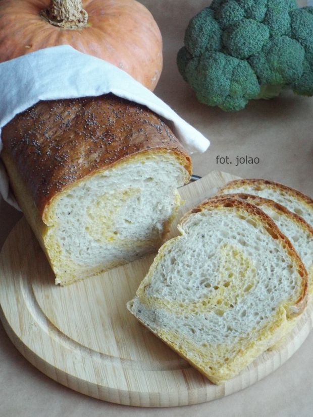 Przepis  zawijany chleb dyniowo-brokułowy przepis