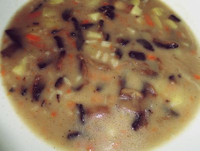 Zupa pieczarkowa z ziemniakami i ryżem