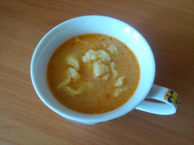 Zupa pomidorowa z lanymi kluskami przepis