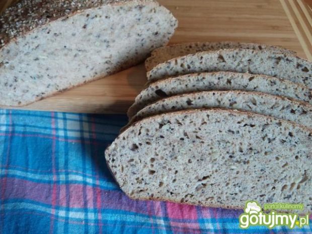Przepis  chleb z ziarnami na zakwasie pszennym przepis