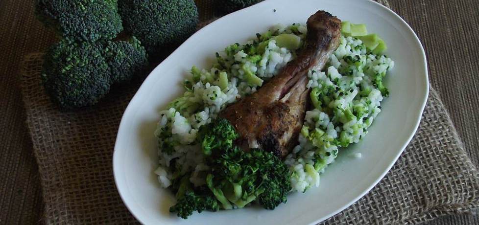 Ziołowe pałki z papryką otulone ryżem z brokułem (autor: konczi ...