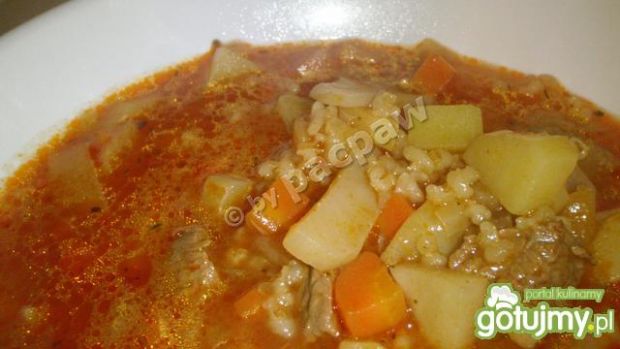 Przepis  zupa gulaszowa z kaszą jęczmienną przepis