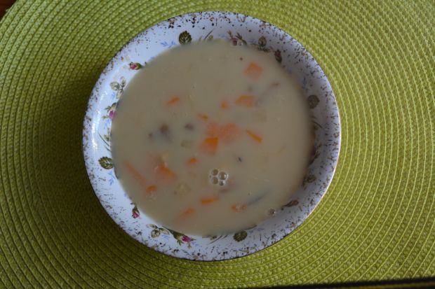 Przepis  zupa grzybowa z grysikiem i śmietaną przepis