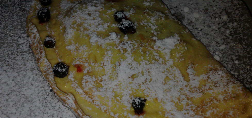 Omlet z czarną porzeczką (autor: pietruszka)