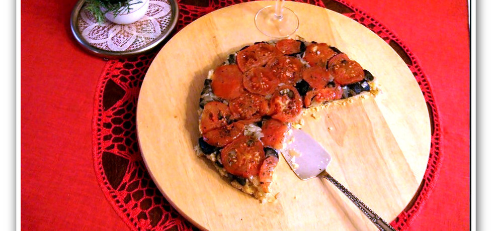 Tarta odwrócona z grzybami i pomidorami. (autor: christopher ...