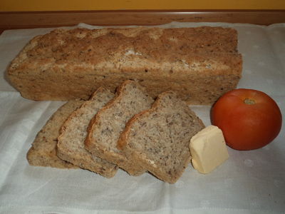 Chleb domowy z ziarnami