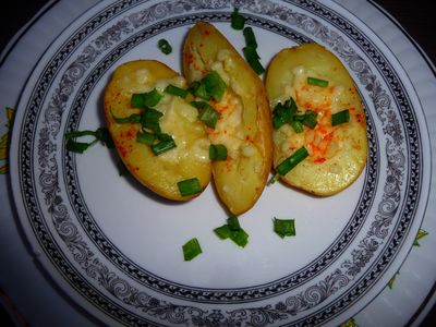 Młode ziemniaki z grilla z mozzarellą