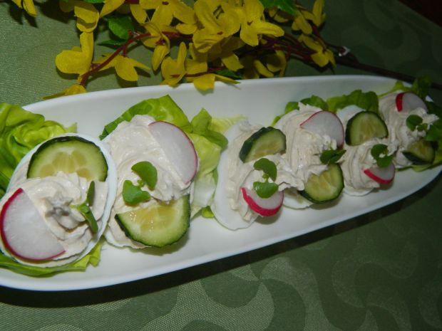 Jajka faszerowane białym serem i tuńczykiem przepis