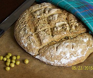 Pełnoziarnisty chleb z zielonego groszku