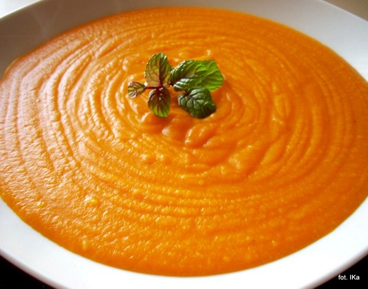 Zupa krem marchewkowo pomarańczowa