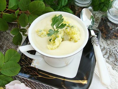 Zupa krem z kalafiora z kluseczkami serowo