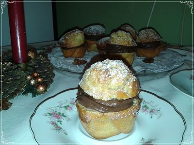 Piernikowe muffinki z budyniem