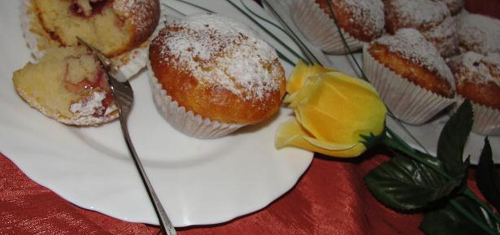 Waniliowe muffinki z konfiturą truskawkową (autor: alaaa ...