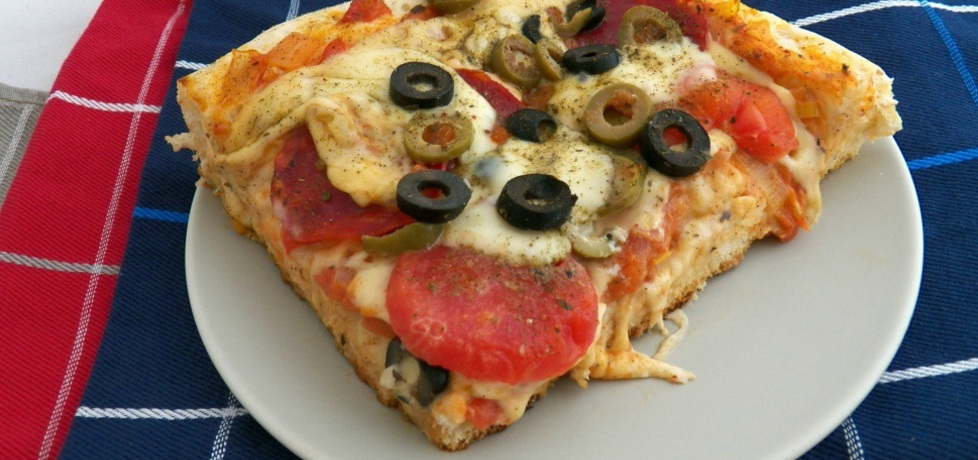 Pizza z kiełbasą chorizo (autor: koper)