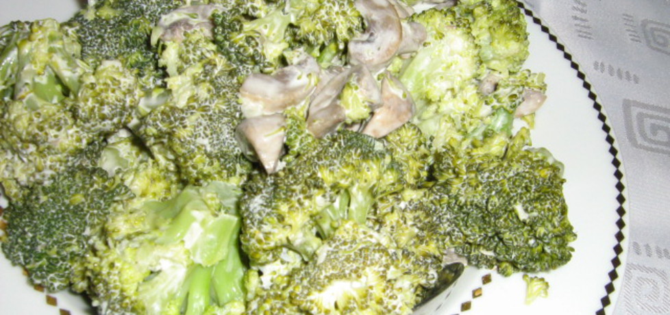 Sałatka brokułowa ze smażoną pieczarką (autor: pacia ...