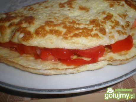 Przepisy kulinarne: omlet z serem i pomidorami :gotujmy.pl
