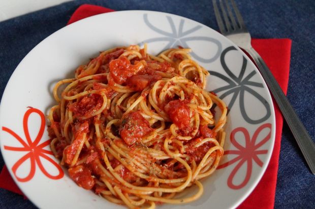 Przepis  spaghetti w sosie neapolitańskim przepis