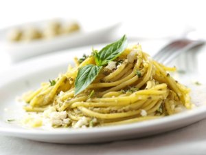 Spaghetti z pesto  prosty przepis i składniki