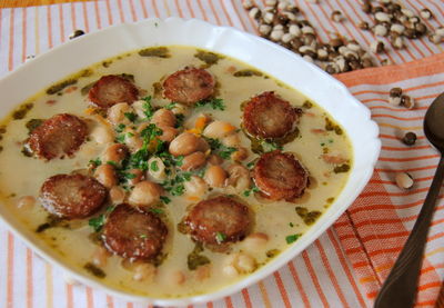 łaciata” zupa lub po prostu groszkowa