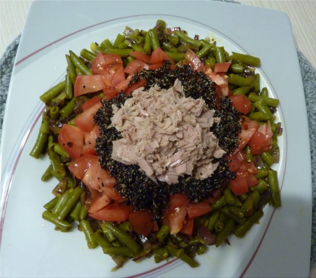Przepis  sałatka z quinoa, komosą ryżową czarną przepis