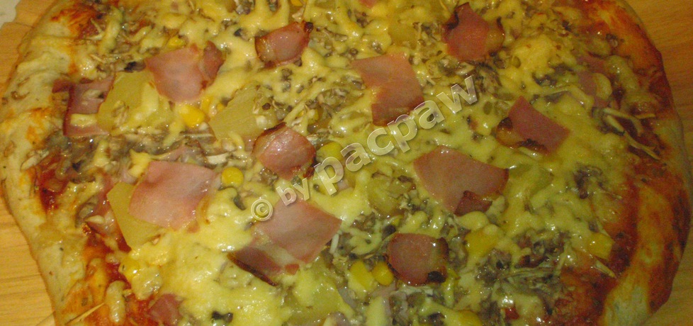 Pizza ziołowa z szynka westfalską (autor: pacpaw)