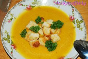 Zupa z dyni z mleczkiem kokosowym i curry