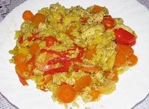 Ryż z warzywami i kurczakiem  prosty przepis i składniki