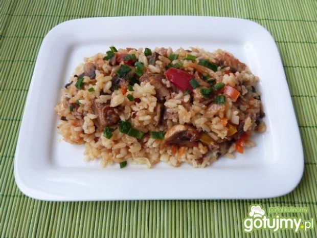 Ryż z pieczarkami i warzywami  przepisy kulinarne