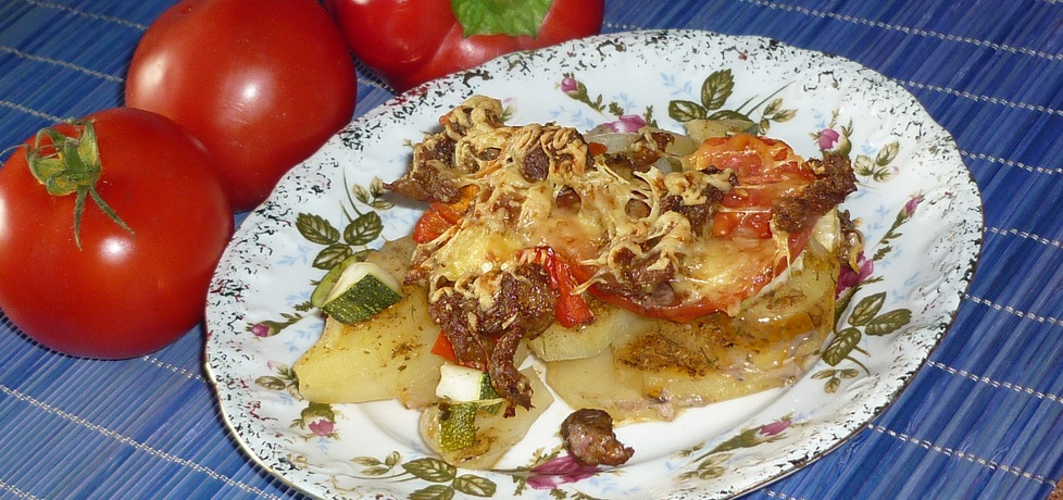 Zapiekanka z gyrosem, pomidorem i ziemniakami (autor ...