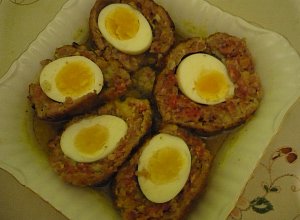 Jajka w mięsnej skorupce  prosty przepis i składniki