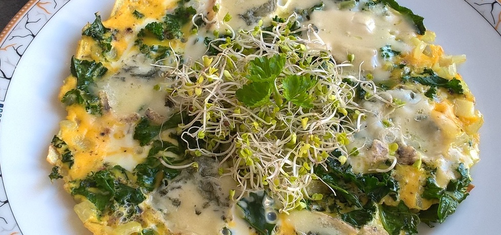 Omlet z jarmużem, gorgonzolą i kiełkami brokuła (autor: ania321 ...