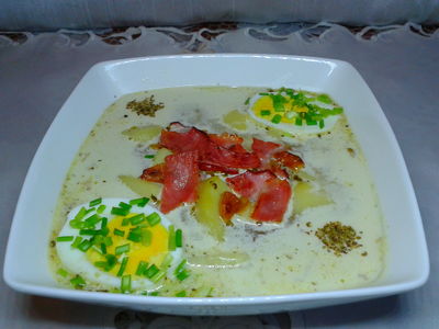 Zupa chrzanowa z szynką i jajkiem