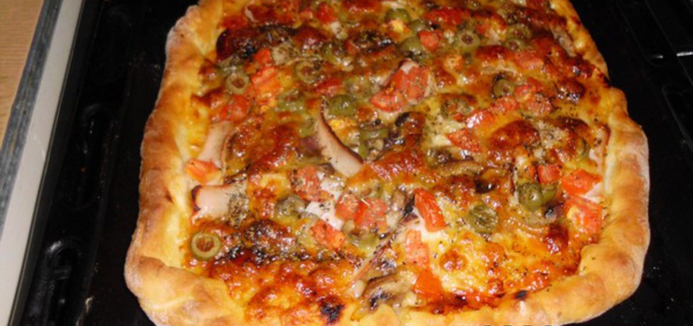 Pizza z mozzarellą (autor: magdus83)