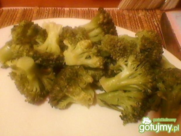 Przepis  sałatka z brokuła na ostro przepis