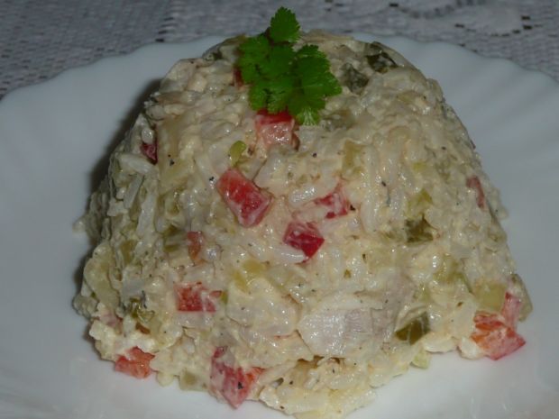 Sałatka z ryżem (sałatki mięsne)