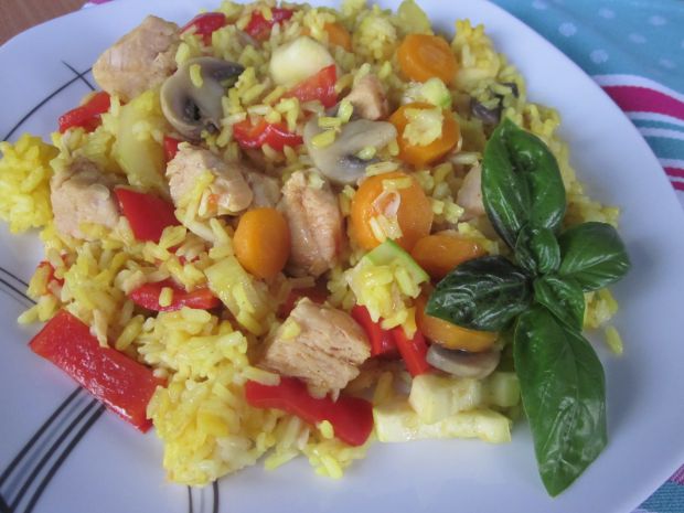 Przepis  kurczak z warzywami i żółtym ryżem przepis