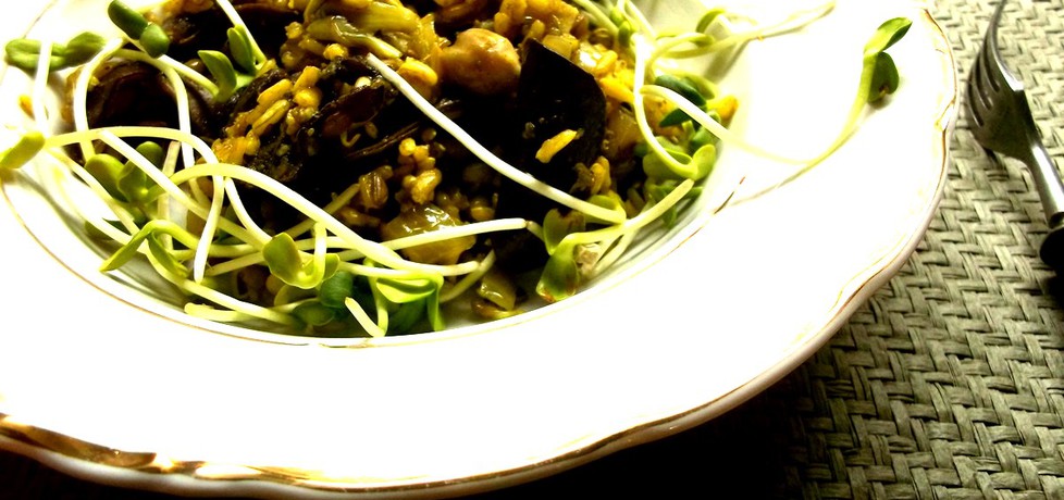 Ryż smażony curry z grzybami mun i kiełkami (autor: caralajna ...