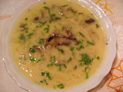 Zupa ziemniaczana kremowa z pieczarkami
