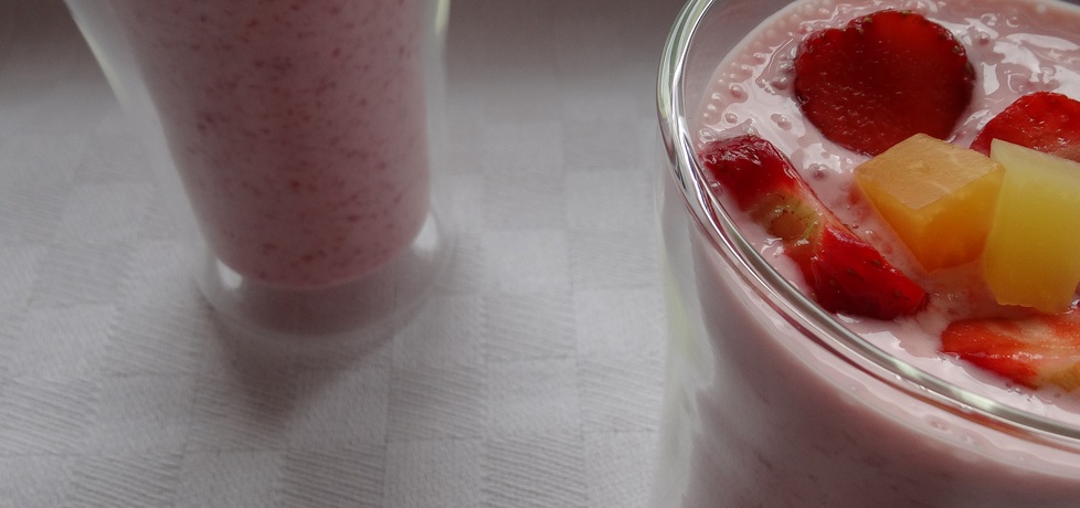Koktajl jogurtowy z owocami (autor: cukiereczek)