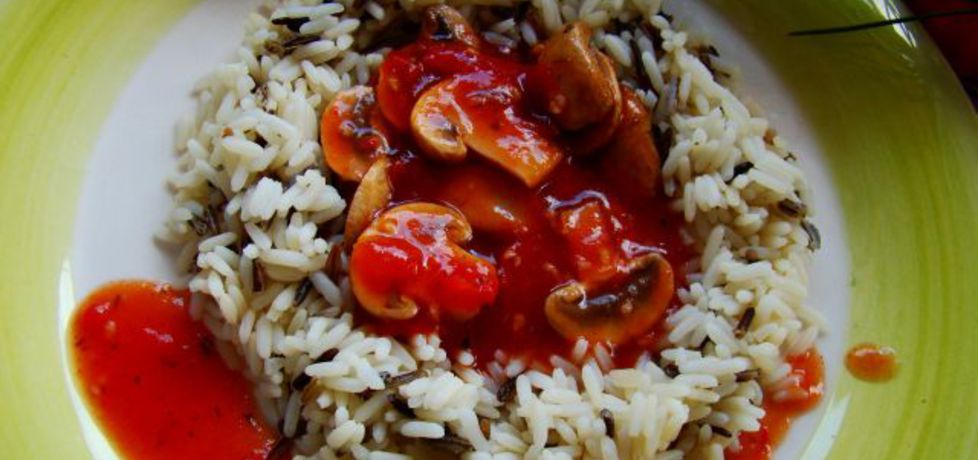 Ryż z sosem pomidorowym i pieczarkami (autor: iwa643 ...